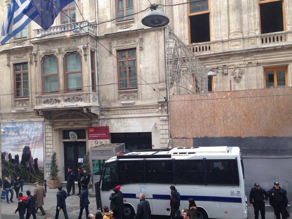police-in-front-of-greek-consulate